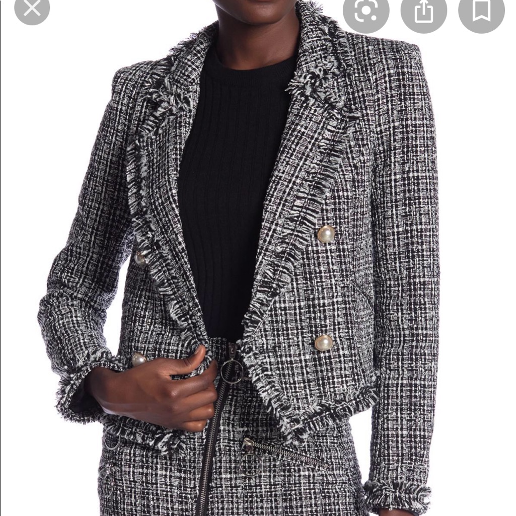 Romeo And Juliet Fray Hem Pearl Buttons Blazer